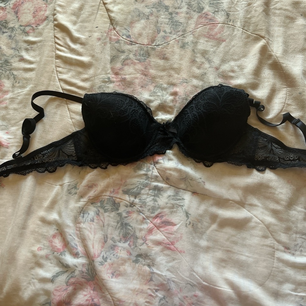 Luxe Black Lace Underwire Bra